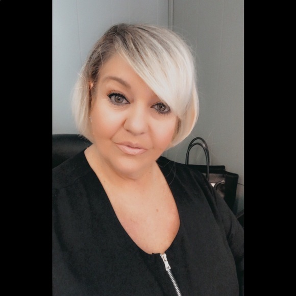 Meet your Posher, Carly - Picture 6 of 17